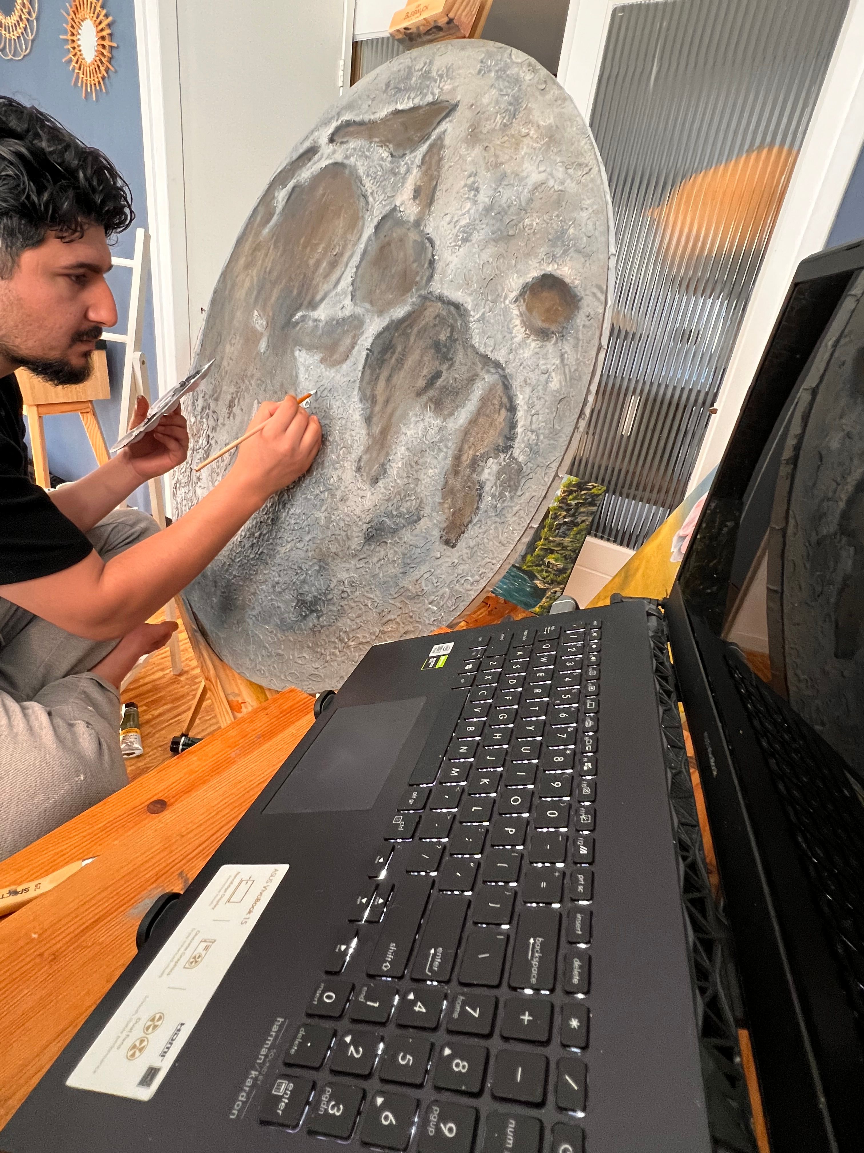 Yasin at work in the Voorburg studio
